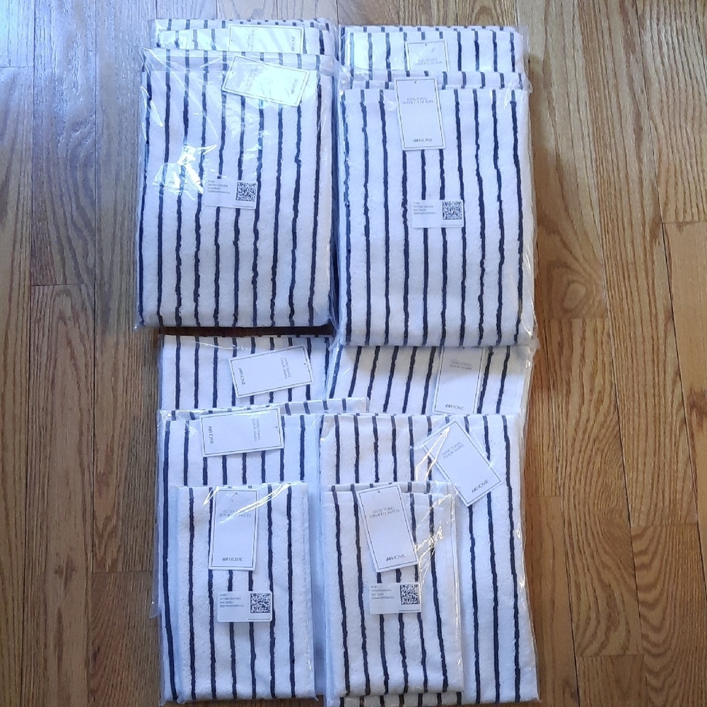 10 Piece Striped White and Black Towels